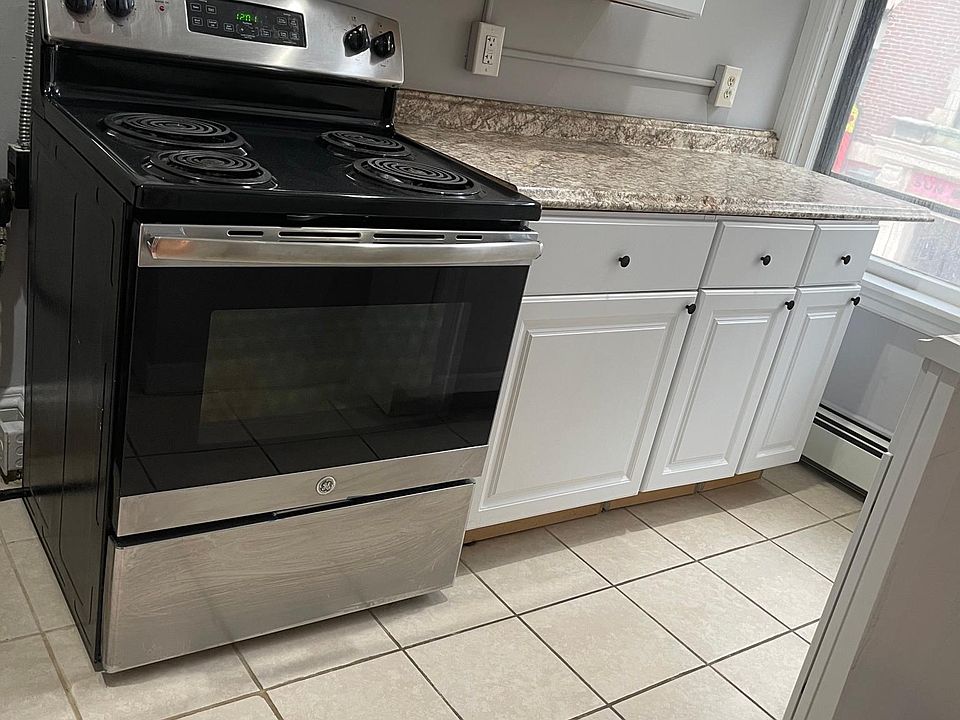 Studio Apartment at 86 Pleasant St #4F