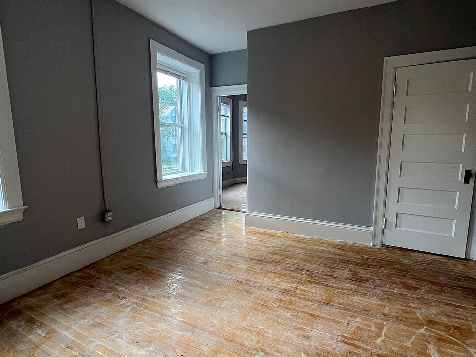 4BR Apartment at 82 Elm St #2