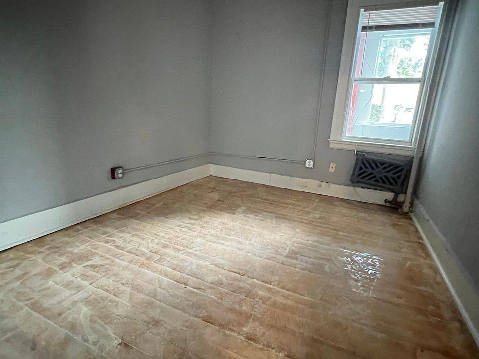 4BR Apartment at 82 Elm St #2