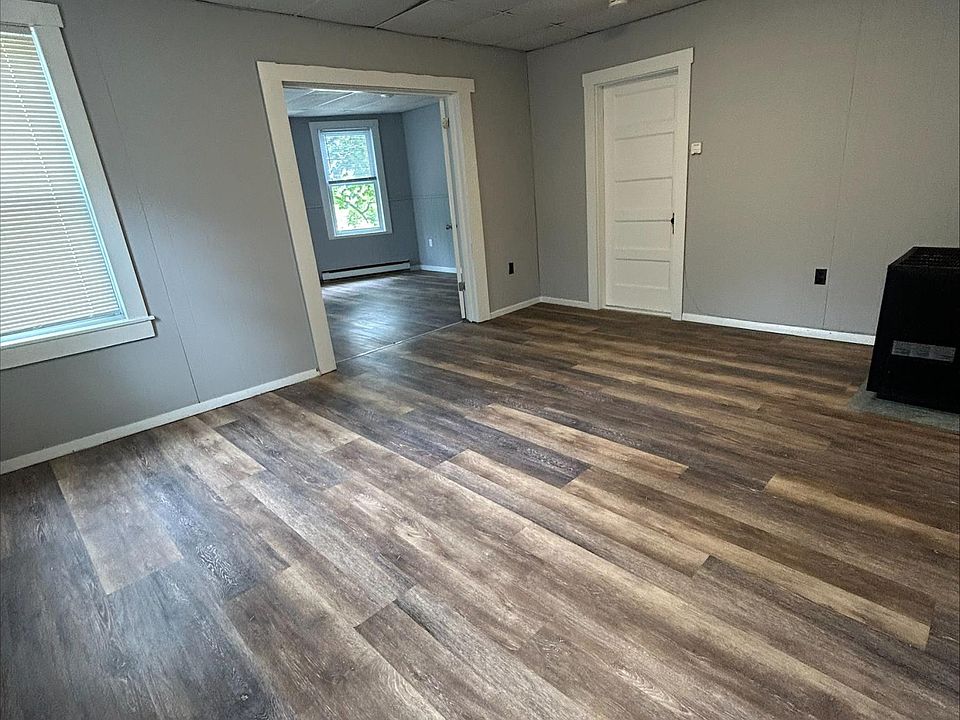 2BR Apartment at 6 Hobson Ave #2