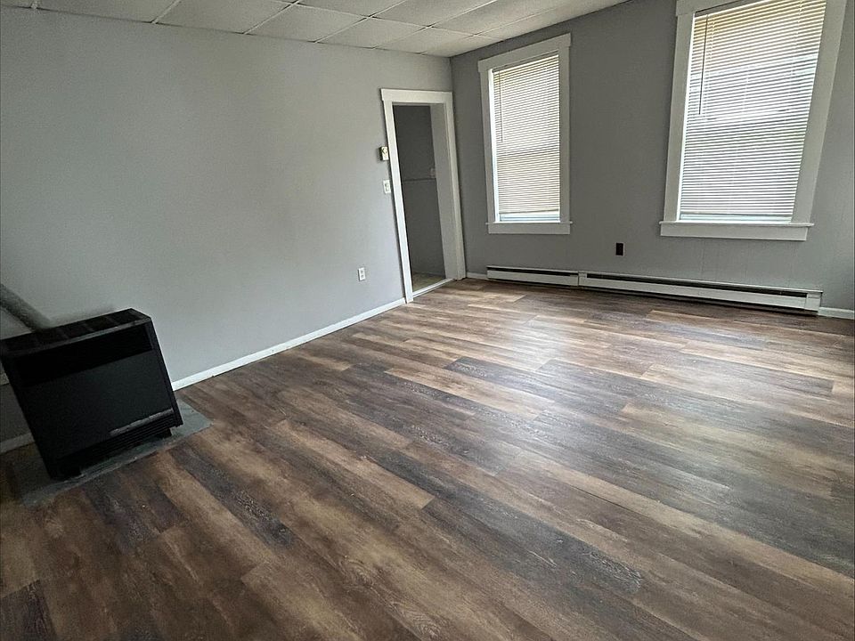 2BR Apartment at 6 Hobson Ave #2