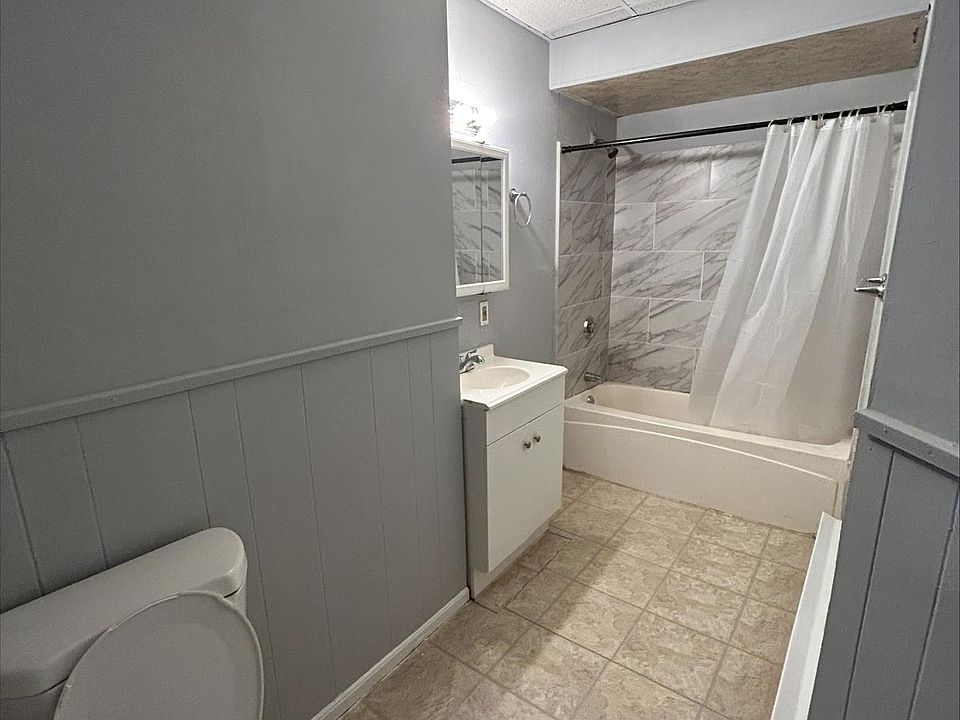 2BR Apartment at 6 Hobson Ave #2