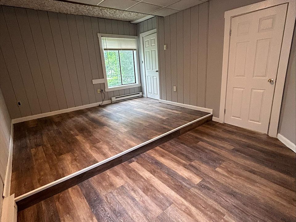 2BR Apartment at 6 Hobson Ave #2