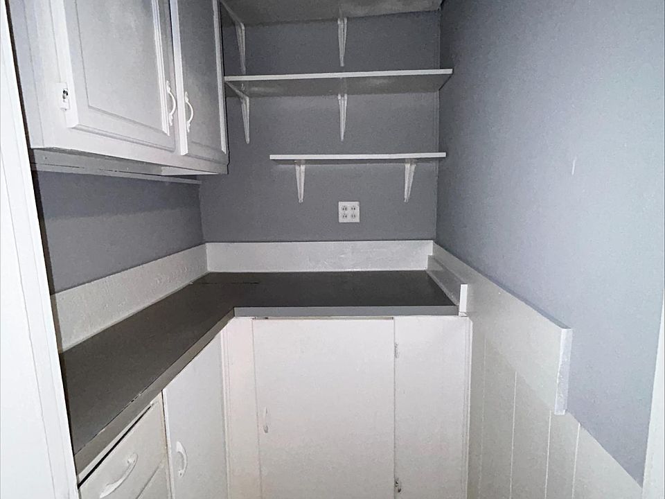 2BR Apartment at 6 Hobson Ave #2