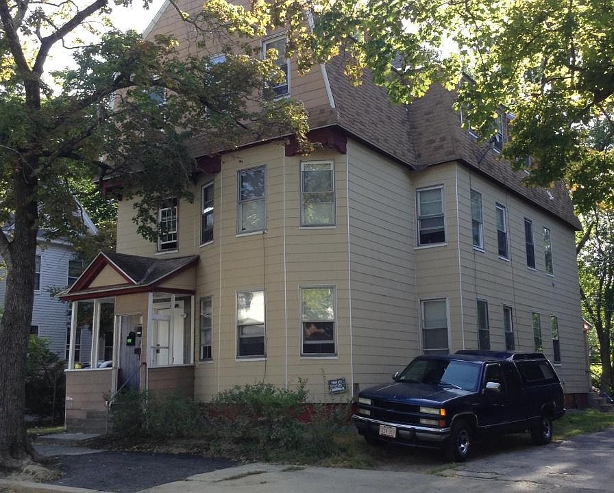 2BR Apartment at 6 Hobson Ave #2