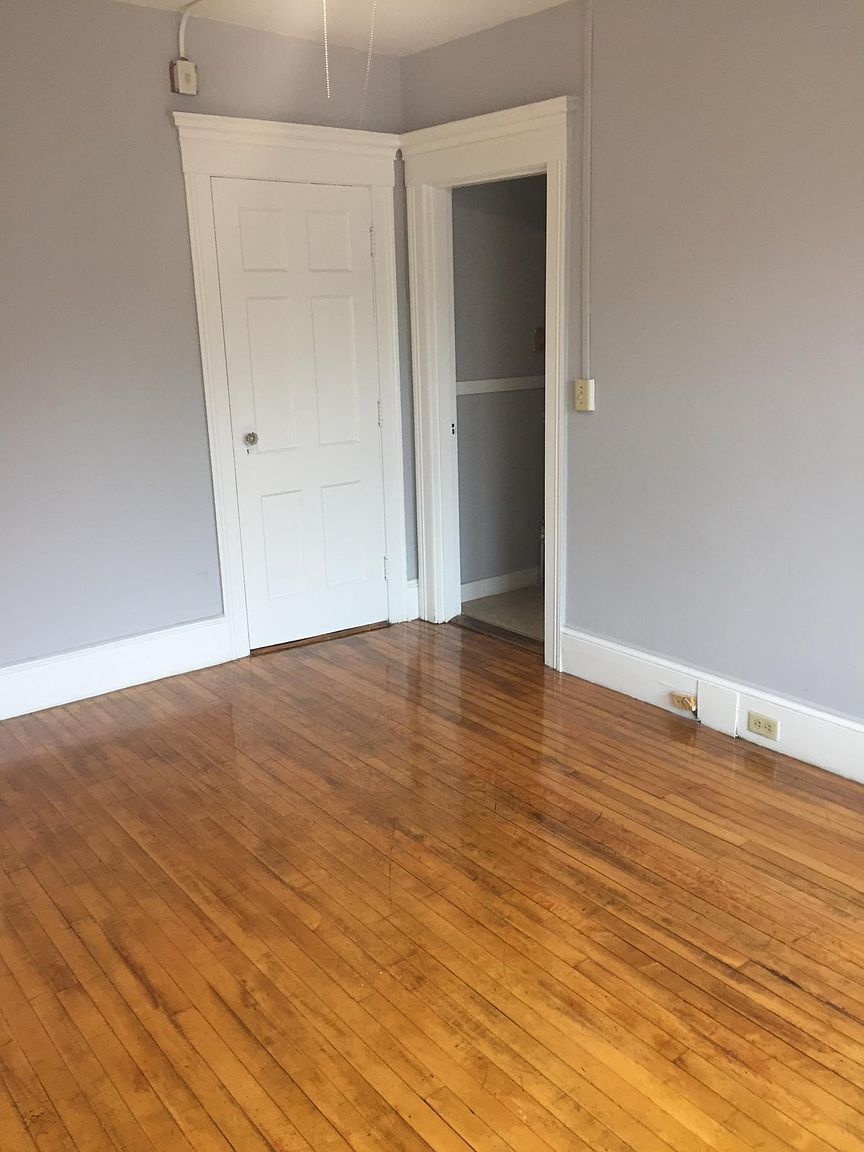 Studio Apartment at 29 West St APT 11