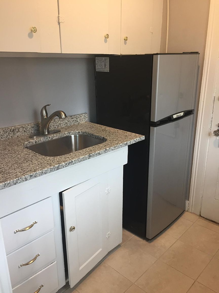 Studio Apartment at 29 West St APT 11