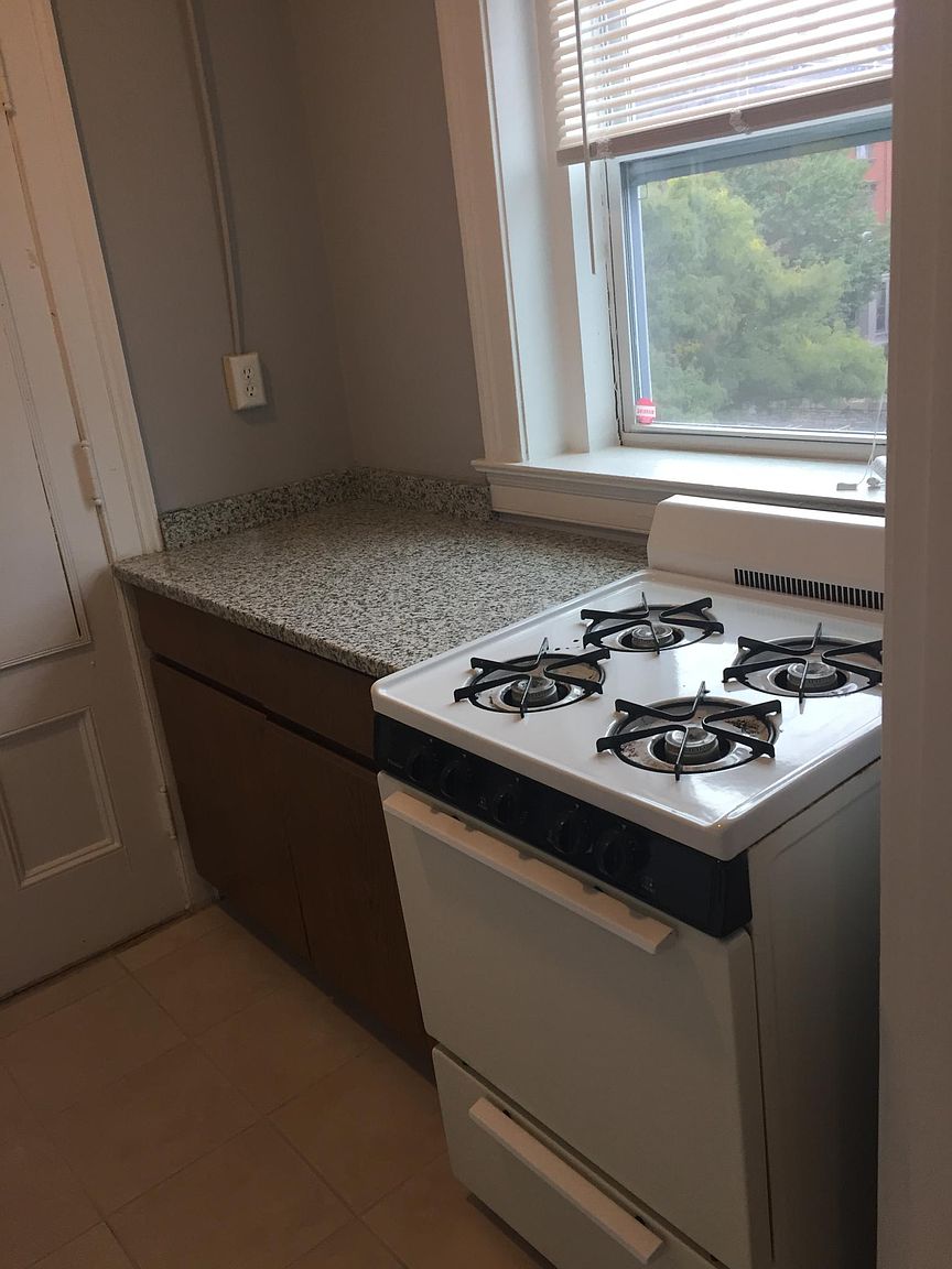 Studio Apartment at 29 West St APT 11