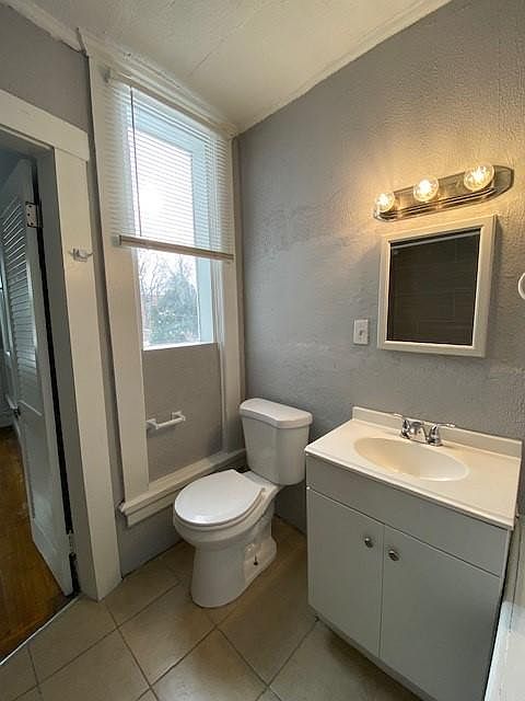 1BR Apartment at 72 West St #1