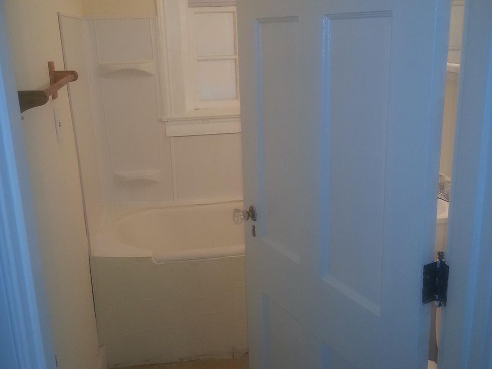 Studio Apartment at 29 West St APT 12