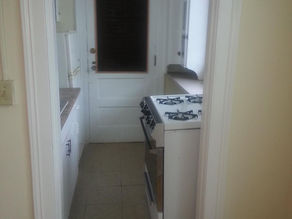 Studio Apartment at 29 West St APT 12