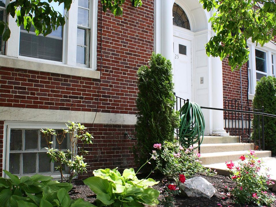 Studio Apartment at 27 West St APT 4