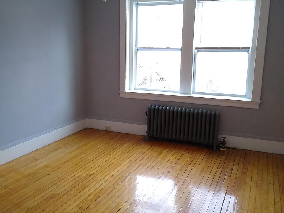 Studio Apartment at 27 West St APT 4