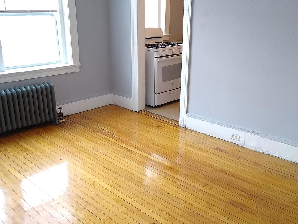 Studio Apartment at 27 West St APT 4