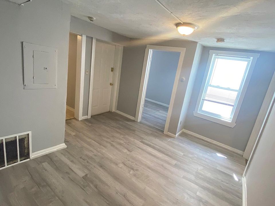 2BR Apartment at 4 Gates St APT 2R