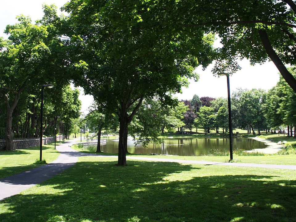 2BR Apartment at 4 Gates St APT 2R