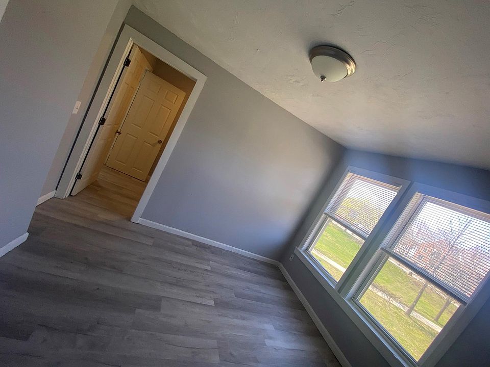 2BR Apartment at 4 Gates St APT 2R