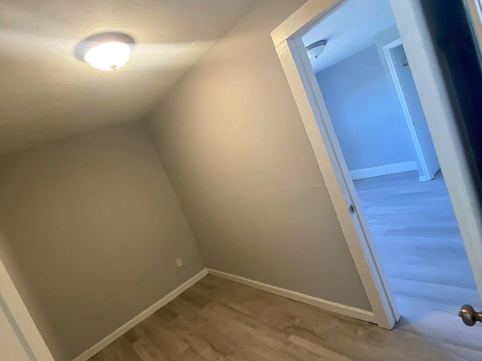 2BR Apartment at 4 Gates St APT 2R