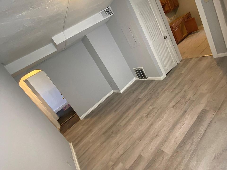 2BR Apartment at 4 Gates St APT 2R