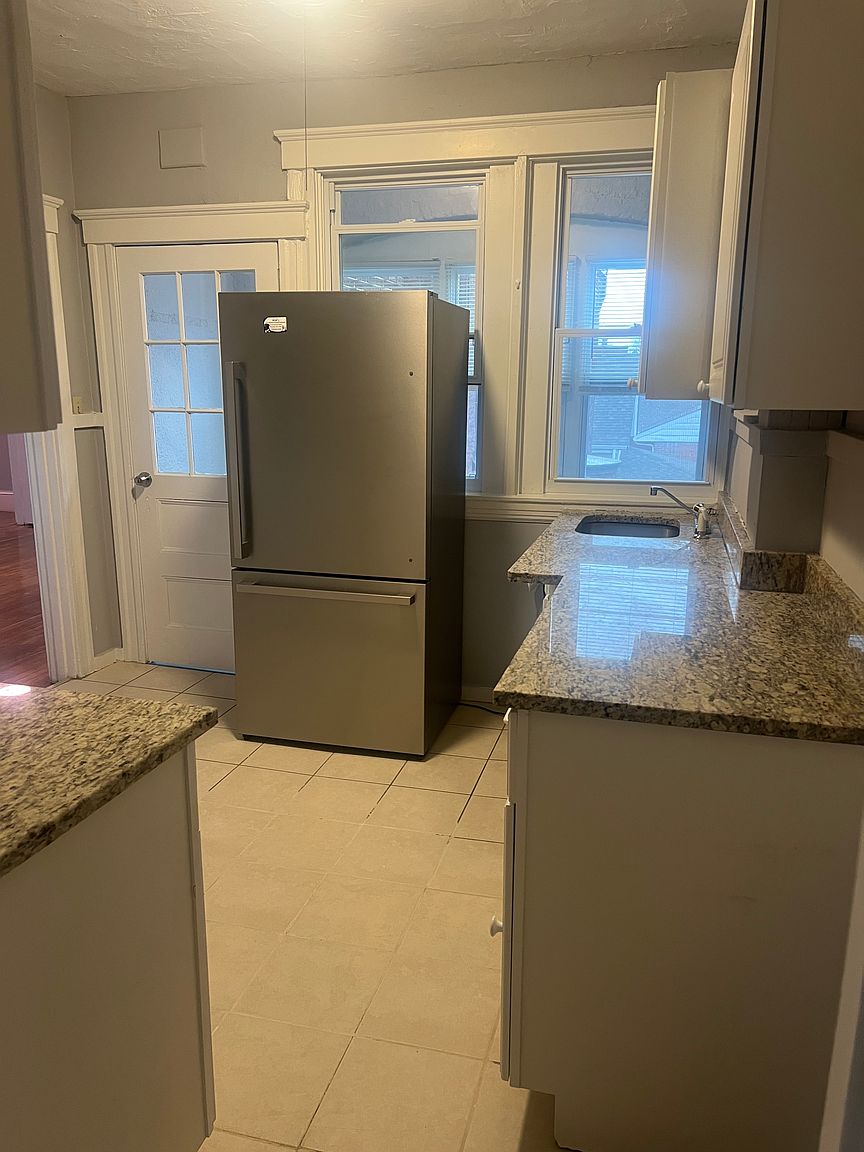 3BR Apartment at 15 Irving St APT 3L