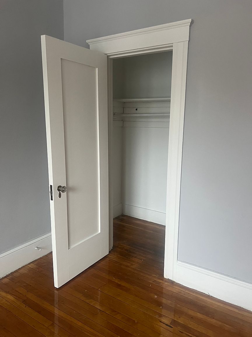 3BR Apartment at 15 Irving St APT 3L