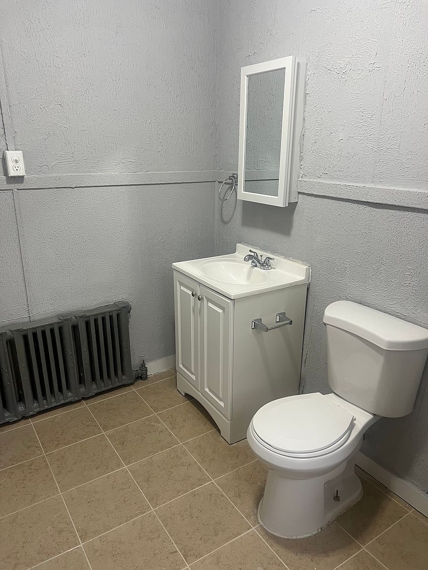 3BR Apartment at 15 Irving St APT 3L