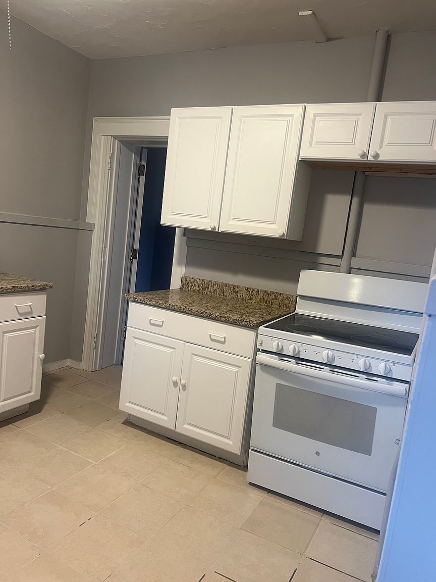 3BR Apartment at 15 Irving St APT 3L