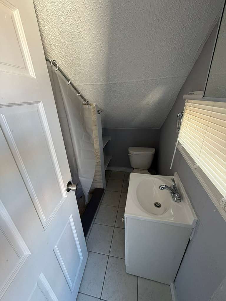 1BR Apartment at 143 Pleasant St #3