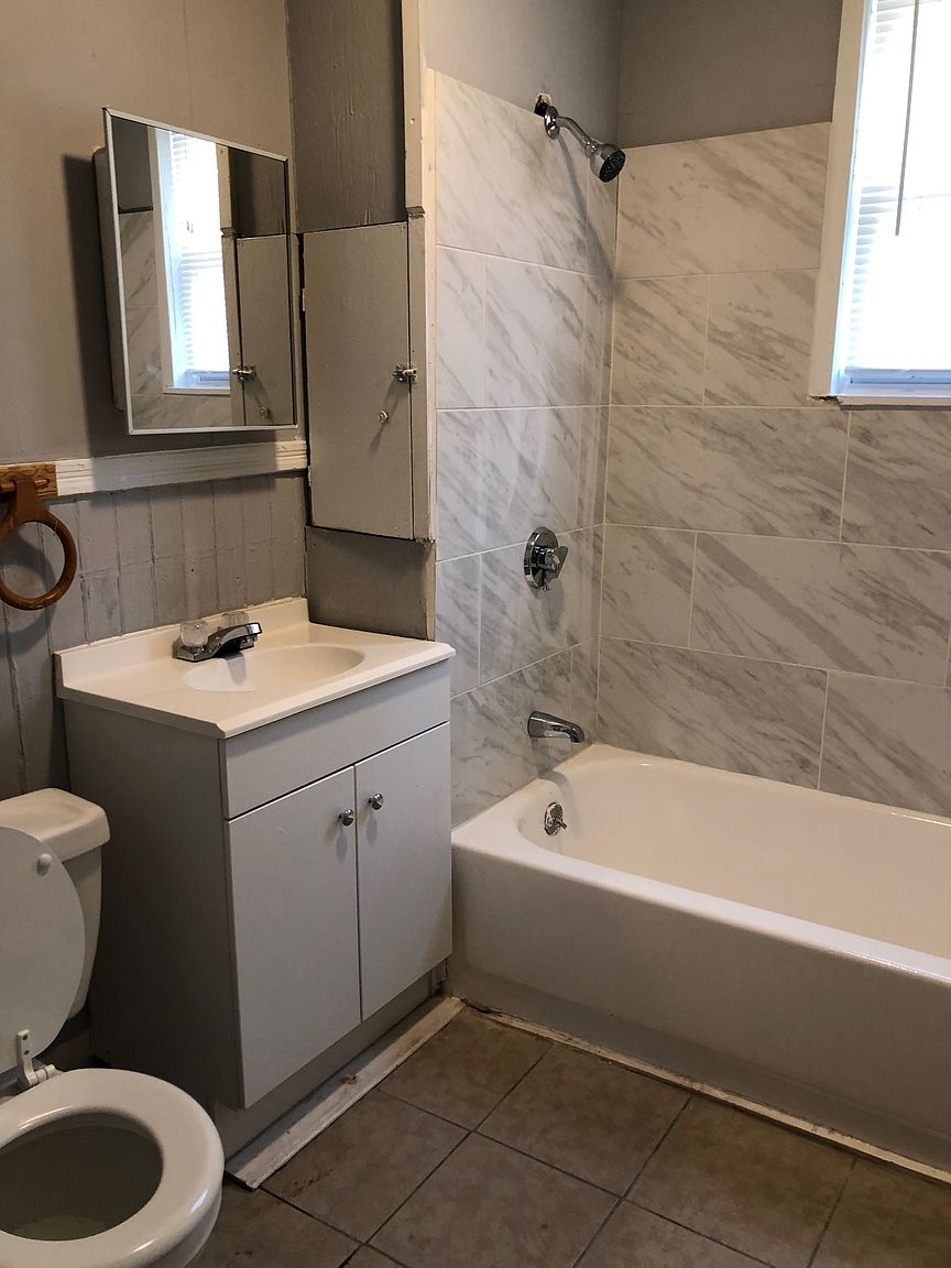 2BR Apartment at 78 West St APT 2R