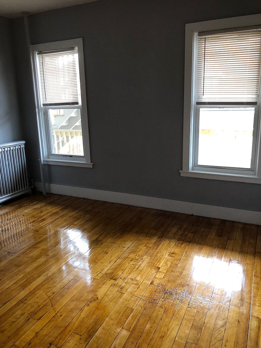 2BR Apartment at 78 West St APT 2R